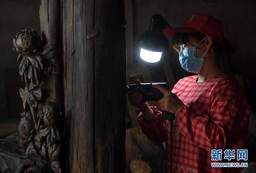 （经济）（2）江西上饶：&ldquo;精雕细琢&rdquo;助推木雕产业蓬勃发展