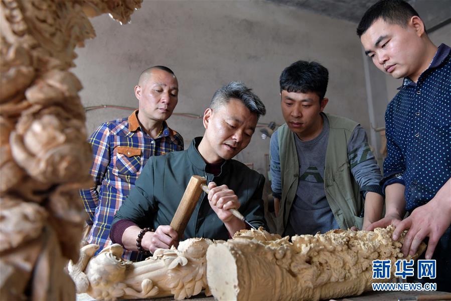 （经济）（4）江西上饶：&ldquo;精雕细琢&rdquo;助推木雕产业蓬勃发展