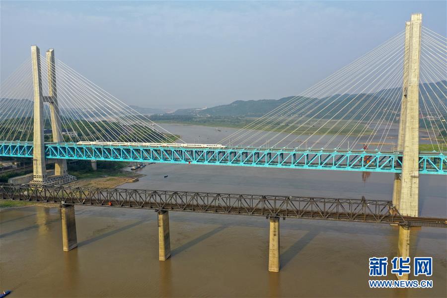 （图片故事）（13）重庆首座长江大桥&ldquo;退役&rdquo;