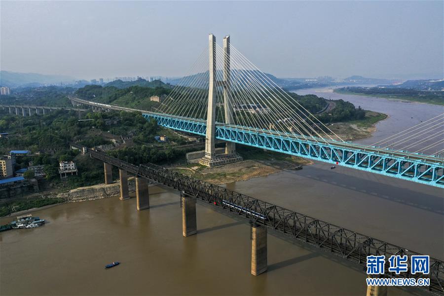 （图片故事）（14）重庆首座长江大桥“退役”