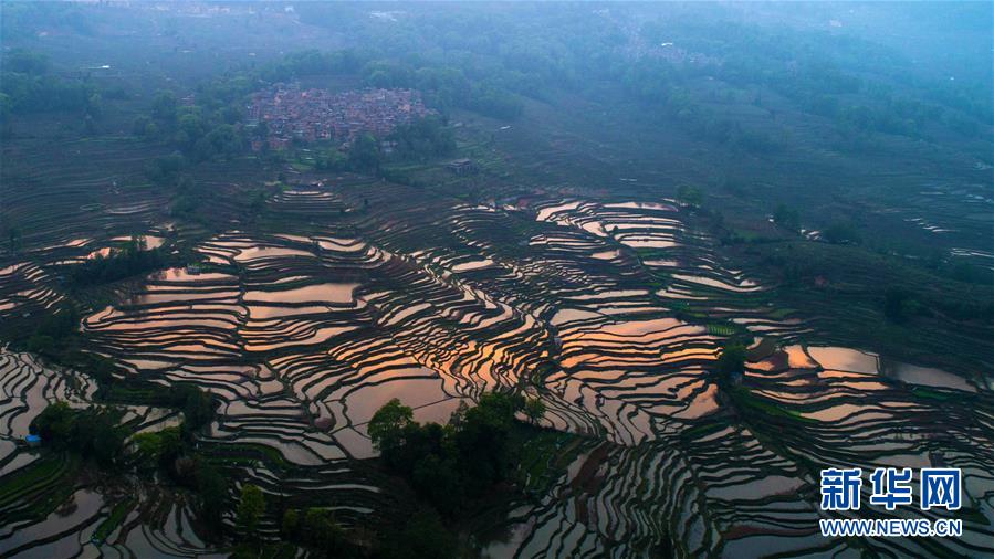 （空中瞰祖国）（17）春满大地