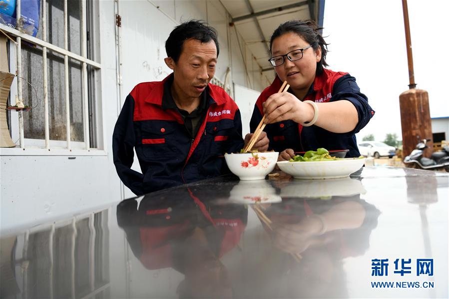 （图片故事）（9）&ldquo;蘑菇&rdquo;夫妻：脱贫之后奔致富