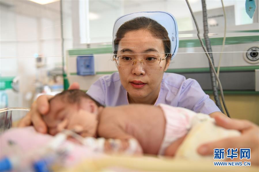 (爱国情 奋斗者)(1)护士长杨晓玲:18年,情牵3万名婴儿