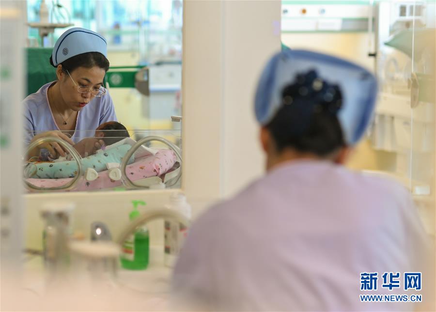 （爱国情 奋斗者）（2）护士长杨晓玲：18年，情牵3万名婴儿