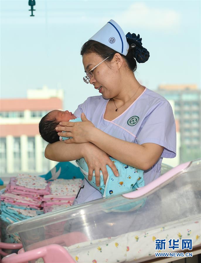 （爱国情 奋斗者）（3）护士长杨晓玲：18年，情牵3万名婴儿