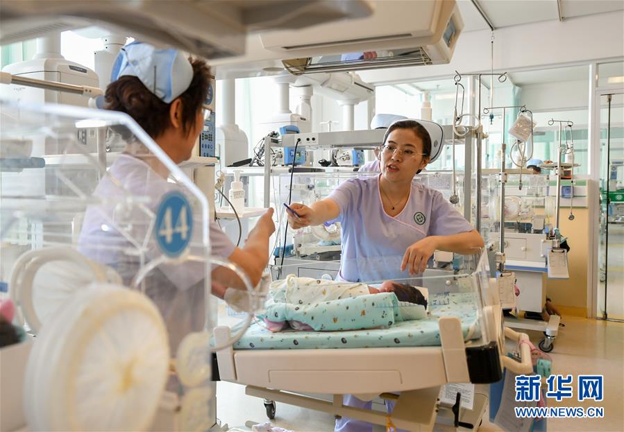 （爱国情 奋斗者）（5）护士长杨晓玲：18年，情牵3万名婴儿