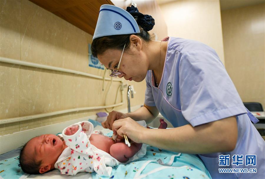 （爱国情 奋斗者）（6）护士长杨晓玲：18年，情牵3万名婴儿