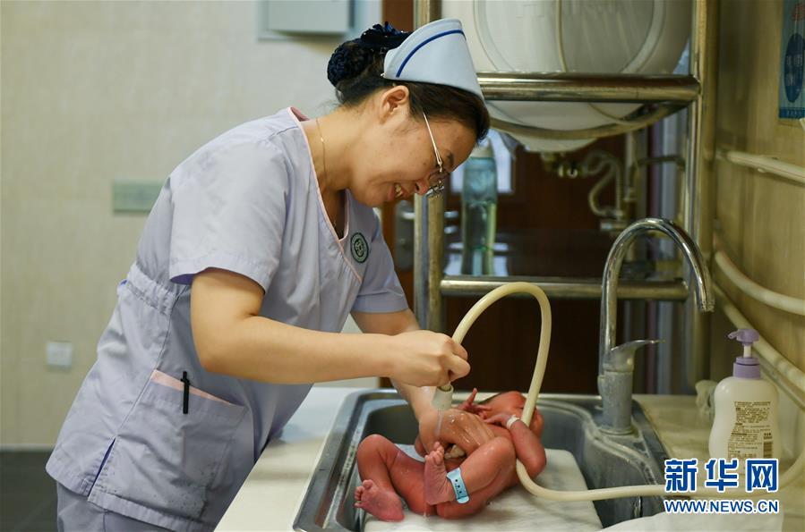 （爱国情 奋斗者）（8）护士长杨晓玲：18年，情牵3万名婴儿
