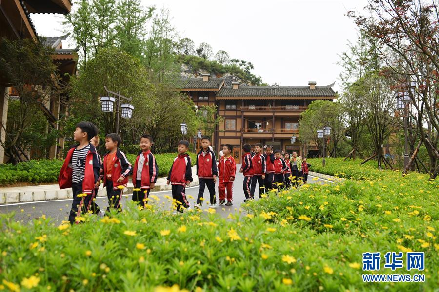 （壮丽70年&middot;奋斗新时代&middot;图文互动）（6）奋进的阿妹戚托&mdash;&mdash;贵州三宝彝族乡整乡搬迁见闻