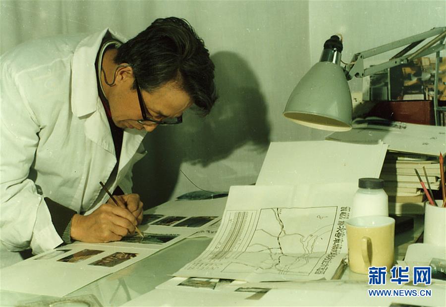 （新华全媒头条&middot;时代先锋&middot;图文互动）（11）传奇的英雄 无悔的忠诚&mdash;&mdash;记刑侦痕迹检验专家崔道植