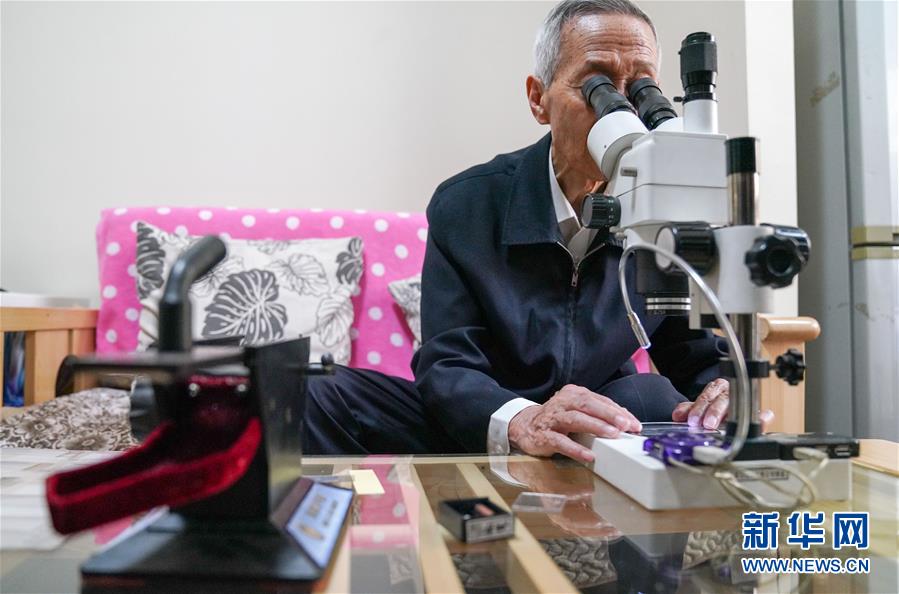 （新华全媒头条&middot;时代先锋&middot;图文互动）（6）传奇的英雄 无悔的忠诚&mdash;&mdash;记刑侦痕迹检验专家崔道植