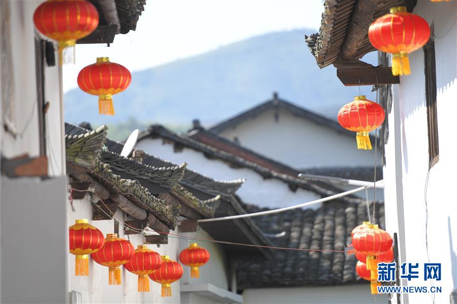 (壮丽70年·奋斗新时代——记者再走长征路·图文互动)(7)半条被子折射军民鱼水情