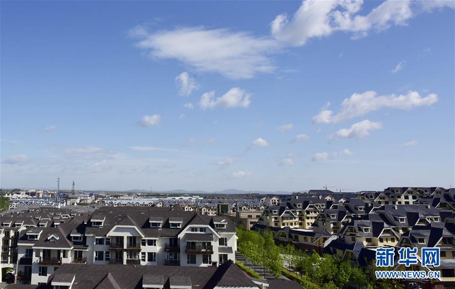 (在习近平新时代中国特色社会主义思想指引下——新时代新作为新篇章·图文互动)(1)在这里,遇见“诗和远方”——长白山下“第一镇”的全域旅游实践