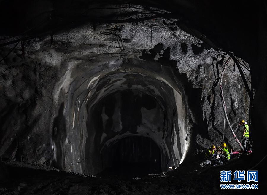 （镜观中国&middot;新华社国内新闻照片一周精选）（20）江门中微子实验基础建设进入关键阶段