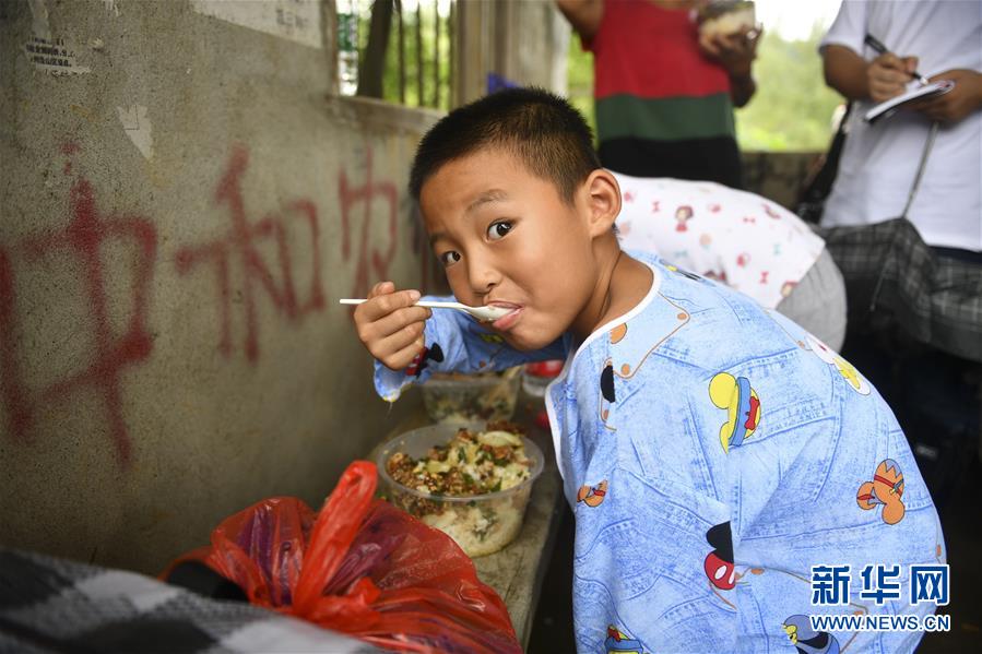 （抗洪抢险&middot;图文互动）（4）孤岛救援：小村庄的抗洪6小时