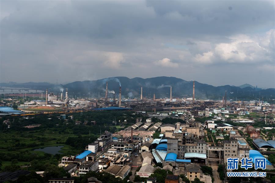 （在习近平新时代中国特色社会主义思想指引下——新时代新作为新篇章·图文互动）（1）清水塘的“映照”：从“中国鲁尔区”到“中国动力谷”