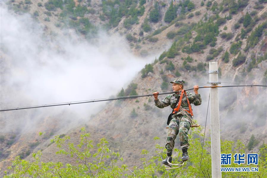 (图文互动)(2)高原上的“拴心石”——记某信息通信基地四营五连连长翁春芳