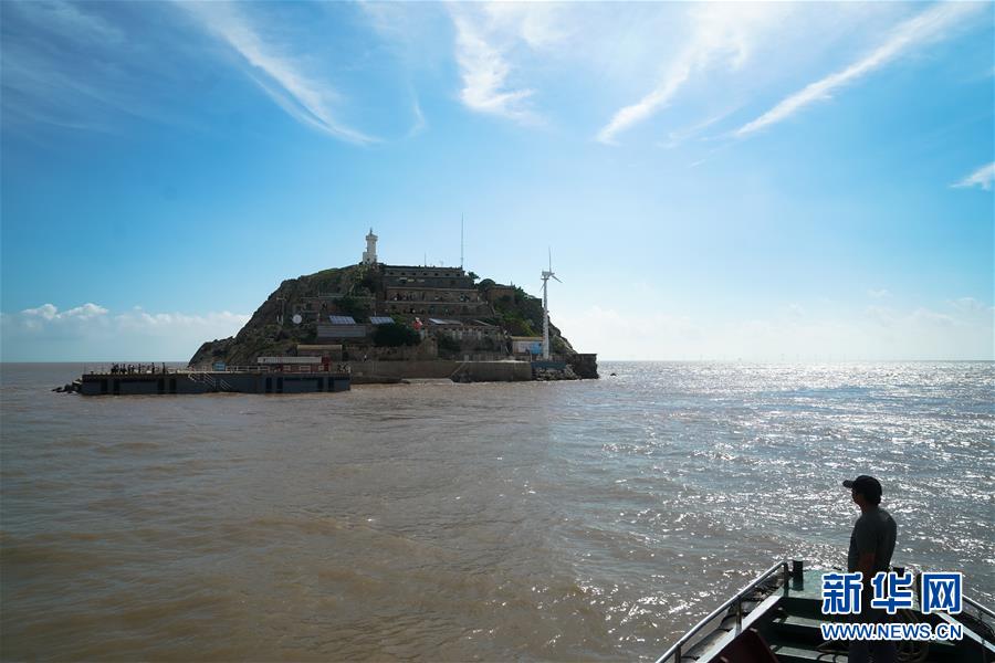 （图文互动）（5）&ldquo;核心价值观百场讲坛&rdquo;走上开山岛 宣讲守岛精神