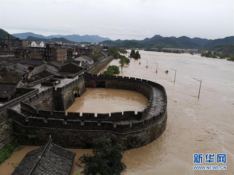 （關注“利奇馬”·圖文互動）（3）古城洪災 八方馳援——洪水災害下的浙江臨海現場目擊