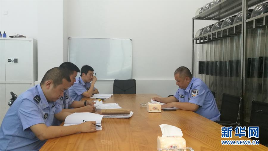 （新华全媒头条·图文互动）（9）山不争高自成峰——追记“全国公安系统一级英雄模范”杨春