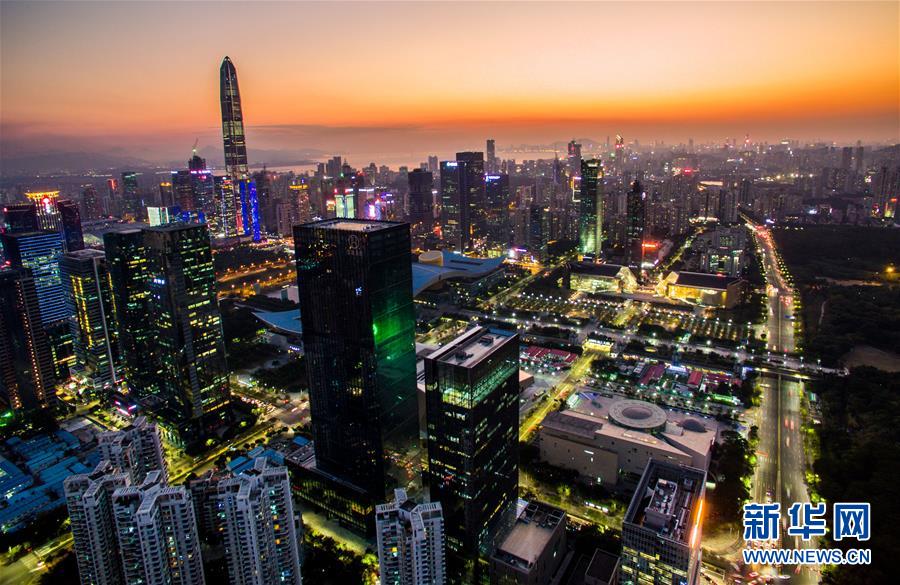 (壮丽70年·奋斗新时代——共和国发展成就巡礼·图文互动)(2)南粤谱写新篇章 敢为人先再出发——广东70年跨越式发展纪实