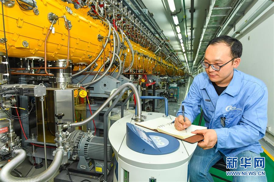 (壮丽70年·奋斗新时代——共和国发展成就巡礼·图文互动)(5)南粤谱写新篇章 敢为人先再出发——广东70年跨越式发展纪实