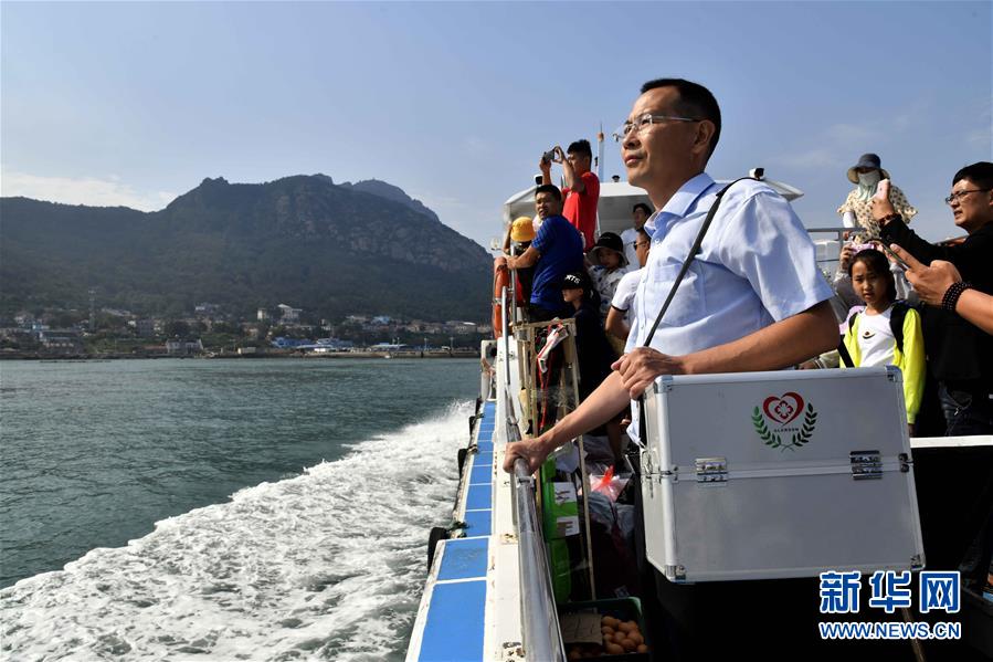 （镜观中国&middot;新华社国内新闻照片一周精选）（5）守护海岛的&ldquo;鲁宾逊医生&rdquo;