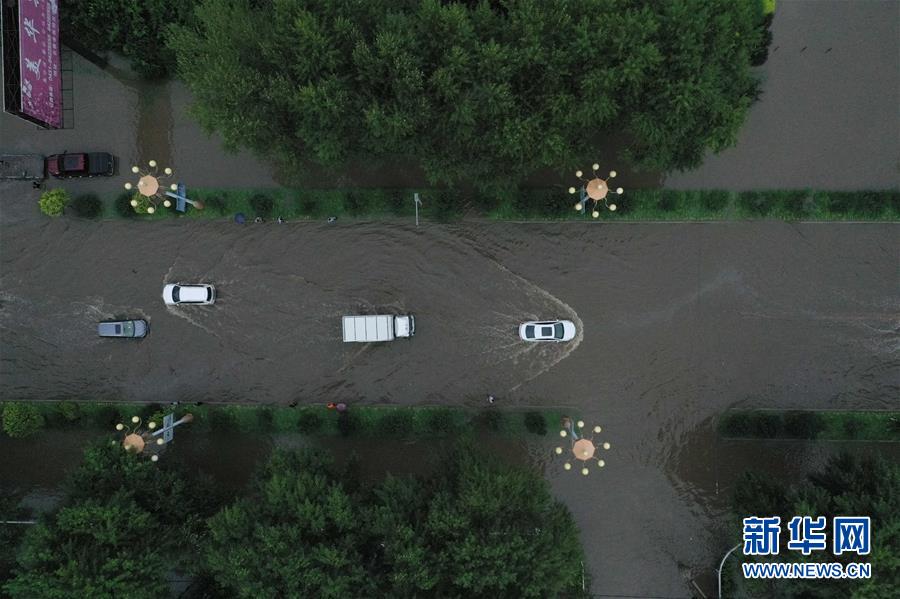 （镜观中国&middot;新华社国内新闻照片一周精选）（13）吉林长春抗击内涝