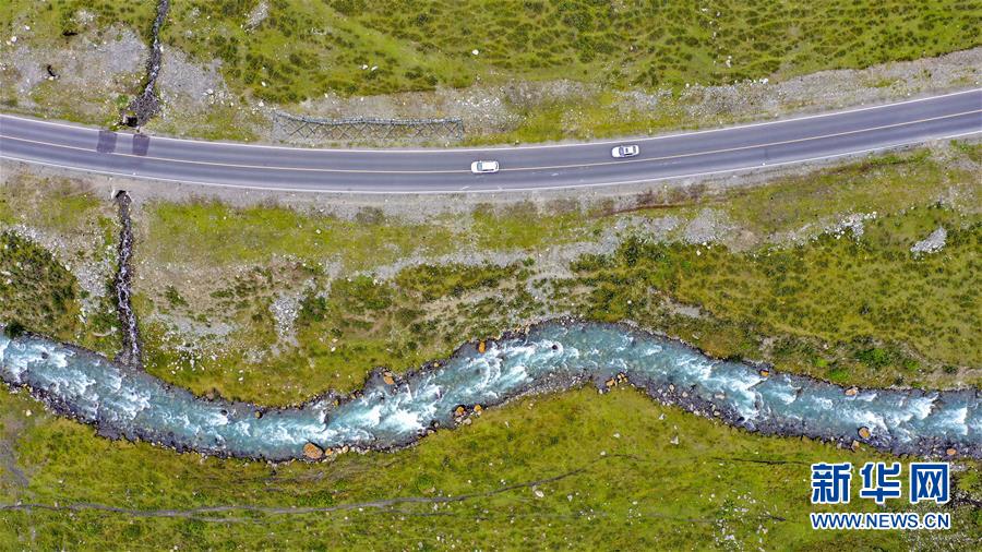 （镜观中国&middot;新华社国内新闻照片一周精选）（21）生态新疆独库公路