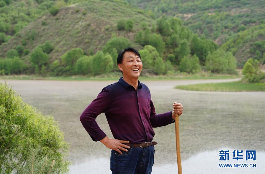 (图文互动)(3)荒土换青山 林海淘真金——延安退耕还林20载造就绿色奇迹