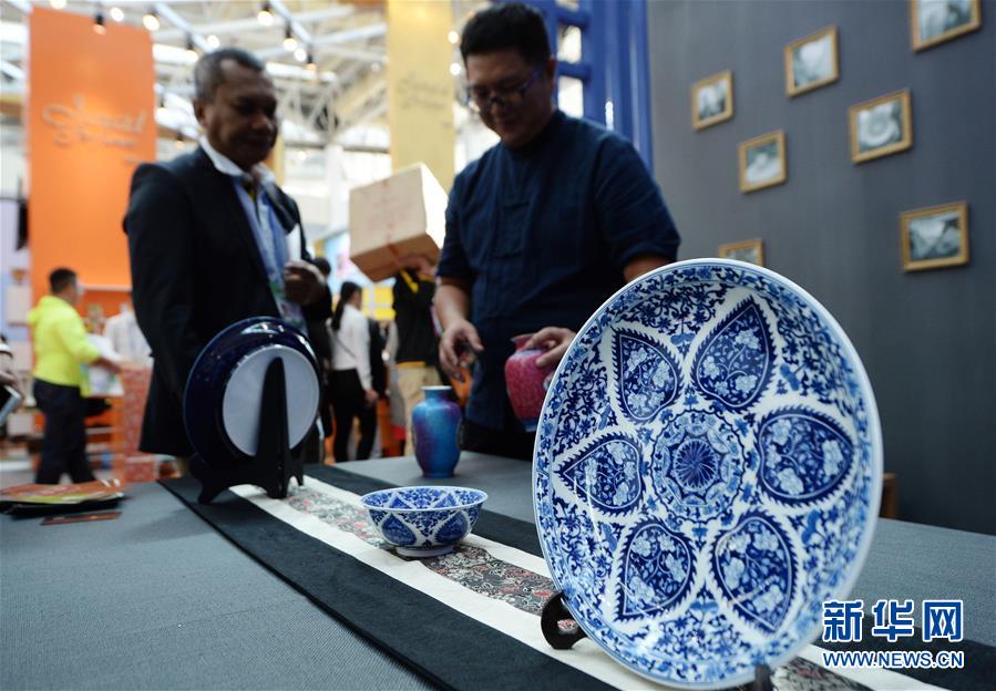 (新华全媒头条·图文互动)(15)舟舶继路辟新天 商使交属焕新颜——写在第四届中阿博览会开幕之际