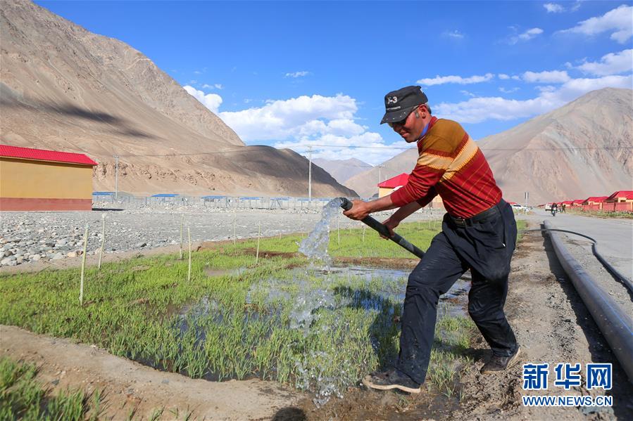 （决战决胜脱贫攻坚&middot;图文互动）（8）&ldquo;云端上的县城&rdquo;脱贫记