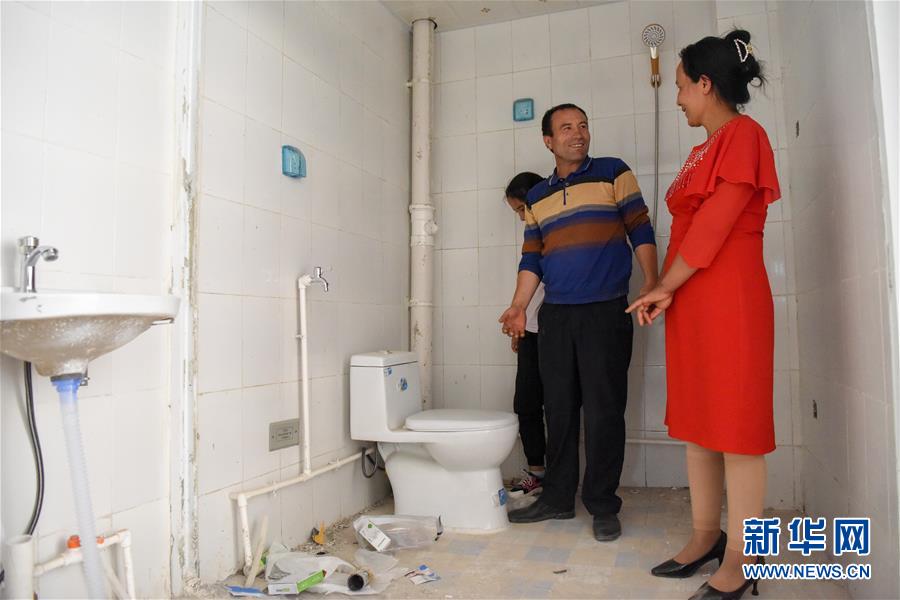 (决战决胜脱贫攻坚·图文互动)(3)抛在旧乡的“火墙”——新疆易地扶贫搬迁安置点见闻
