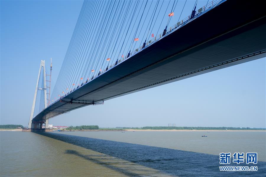 （經濟）（2）“最寬長江大橋”主體工程基本完工