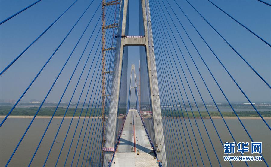 （經濟）（3）“最寬長江大橋”主體工程基本完工