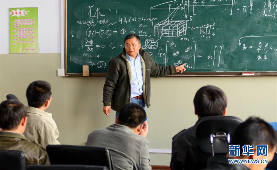 （新华全媒头条&middot;图文互动）（5）凝心铸师魂　立德育新人&mdash;&mdash;以习近平同志为核心的党中央关心教师队伍建设纪实