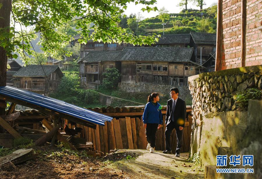 （新华全媒头条&middot;图文互动）（8）凝心铸师魂　立德育新人&mdash;&mdash;以习近平同志为核心的党中央关心教师队伍建设纪实