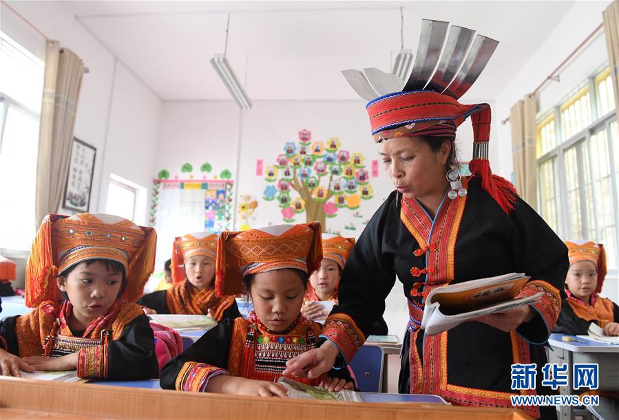 （新华全媒头条&middot;图文互动）（11）凝心铸师魂　立德育新人&mdash;&mdash;以习近平同志为核心的党中央关心教师队伍建设纪实