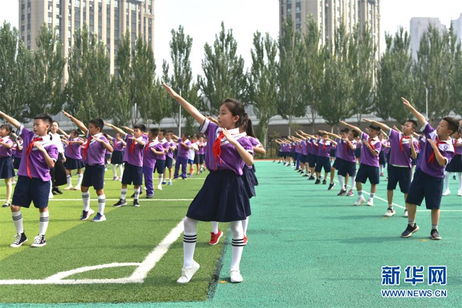 (体育·图文互动)(1)(在习近平新时代中国特色社会主义思想指引下——新时代新作为新篇章·总书记关心的百姓身边事)奔跑吧,少年!——体育让孩子们插上强壮的翅膀(配本社同题文字稿)