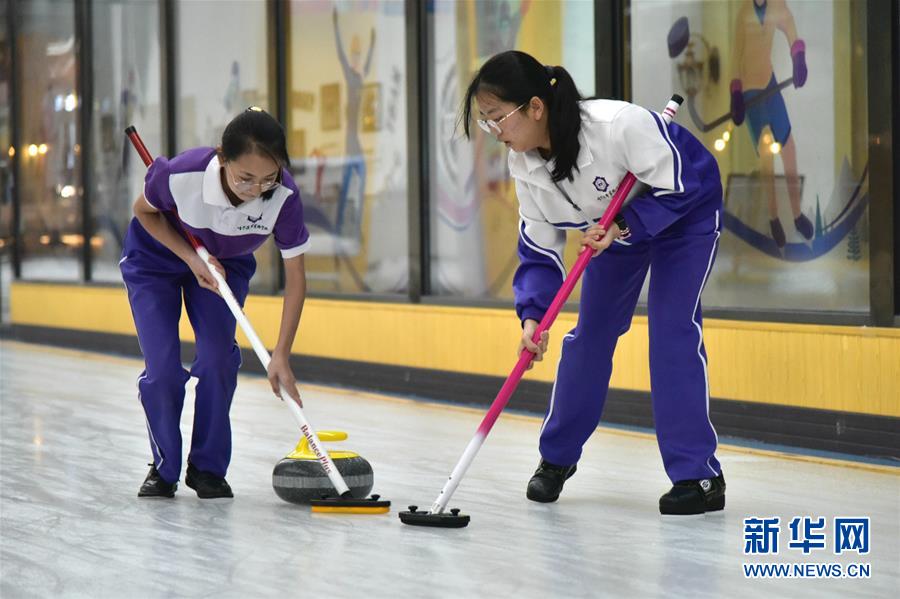 (体育·图文互动)(4)(在习近平新时代中国特色社会主义思想指引下——新时代新作为新篇章·总书记关心的百姓身边事)奔跑吧,少年!——体育让孩子们插上强壮的翅膀(配本社同题文字稿)