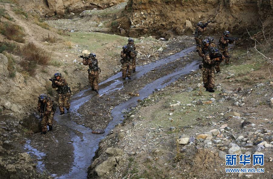 (图文互动)(3)猛虎连队猛虎兵——新疆军区某红军团一营三连淬炼精兵记事