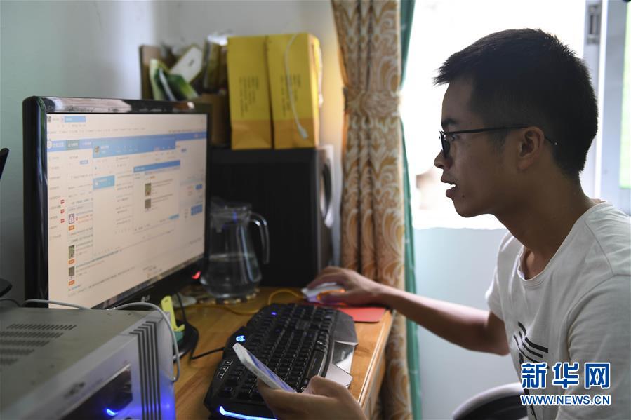 （图片故事）（3）返乡创业记&mdash;&mdash;回村种草的&ldquo;90后&rdquo;大学生