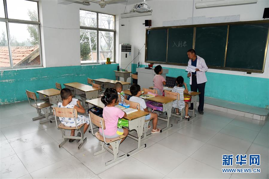 （爱国情 奋斗者&middot;图文互动）（2）扎根乡村35载 患癌仍守三尺讲台&mdash;&mdash;记山东省泰安市宁阳县乡村教师陈建民