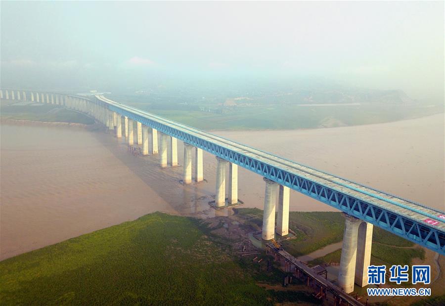 （经济）（7）纵贯南北的能源运输大通道浩吉铁路开通运营