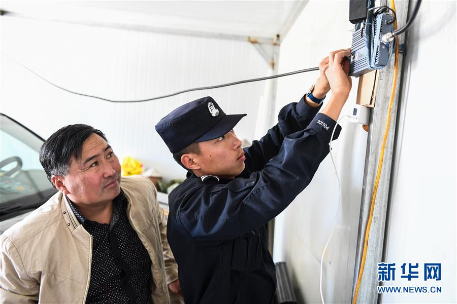 (爱国情 奋斗者·图文互动)(6)印刻在戈壁上的名字