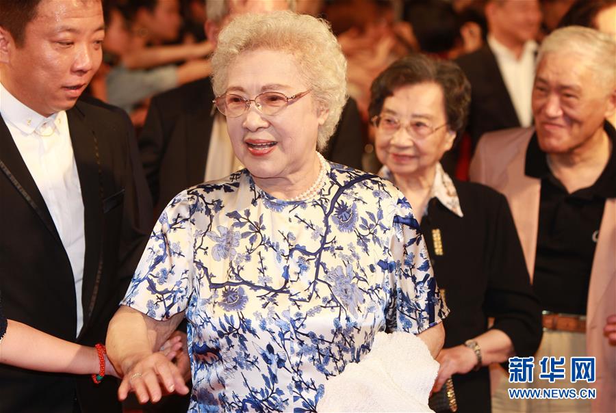 (壮丽70年·奋斗新时代——共和国荣光·图文互动)(2)秦怡:中国银幕不老的“青春之歌”