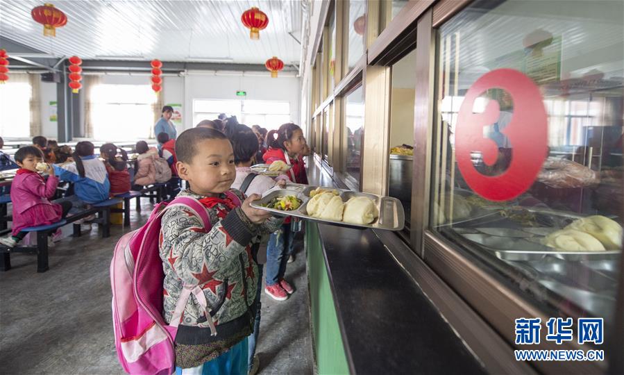 （社会）（1）宁夏西吉：农村学生免费营养午餐升级换代