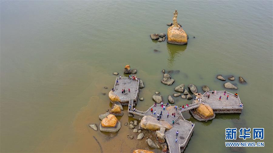 （社会）（17）港珠澳大桥开通一周年：一桥连三地 一日游三城