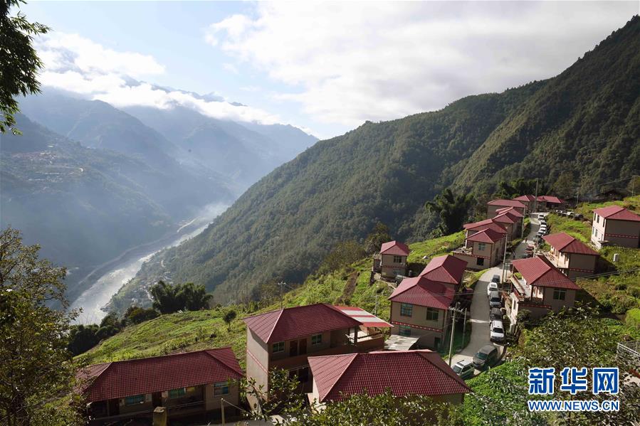（社会）（3）云南福贡：干布村傈僳族群众的新生活