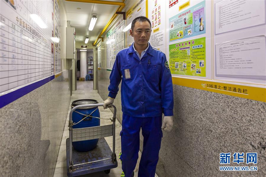 (新华全媒头条·图文互动)(2)上海:“三只桶”里看变化